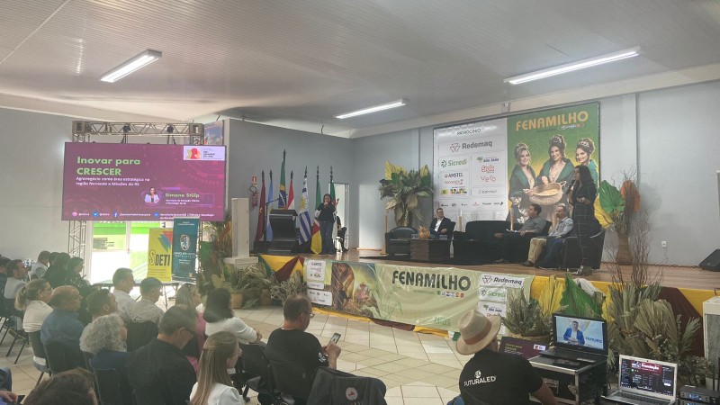 "Inovar para crescer" foi tema de painel com a secretária Simone Stülp