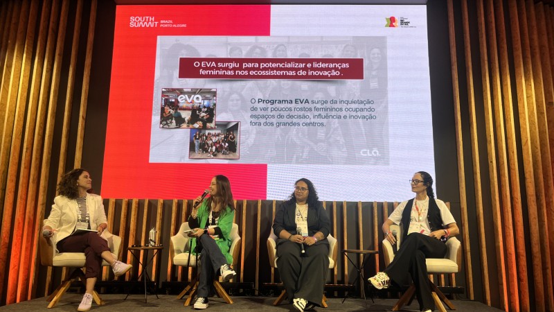 Foto do painel do programa EVA no palco RS Innovation Stage